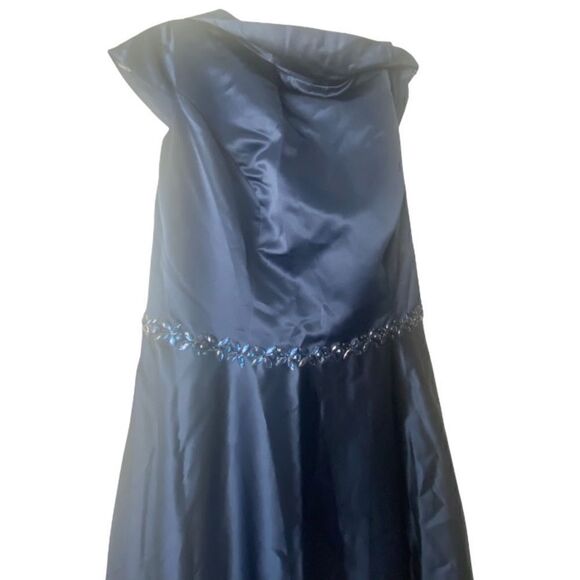 LT LANTING BRIDE A-LINE GOWN - Picture 3 of 9